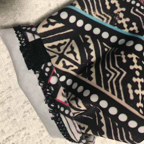 Onzie Graphic Legging - Picture 7 of 7